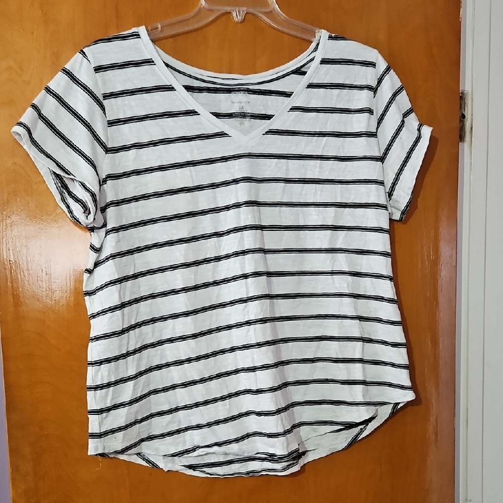 Sonoma Black & White Striped V-Neck Short Sleeve Top